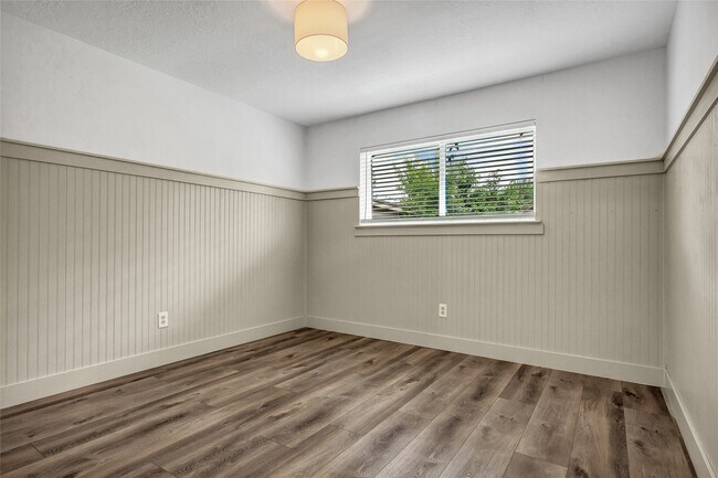 Building Photo - 10115 Kirkbluff Dr