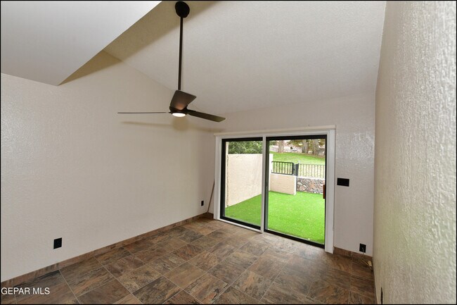 Building Photo - 5900 Mira Hermosa Dr