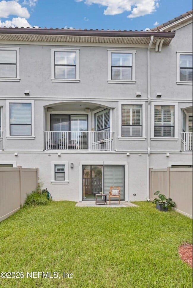 Building Photo - 905 2nd St N