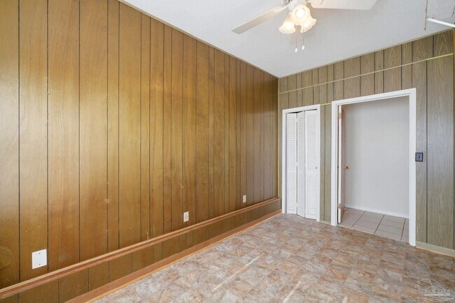 Building Photo - 5641 Hibiscus Rd