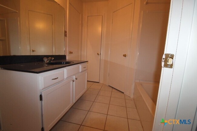 Building Photo - 3615 Coral Bay Ln