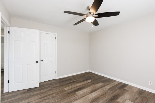 Building Photo - 3223 Alpine Ave