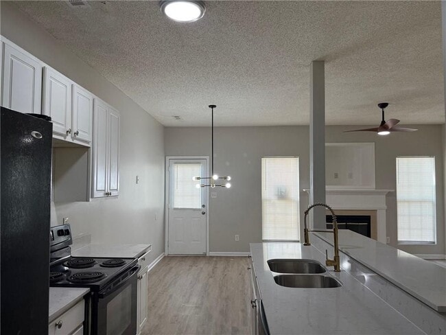 Building Photo - 5481 Sierra Tr