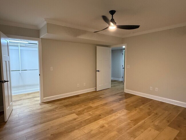 Building Photo - Short term Rental Home!