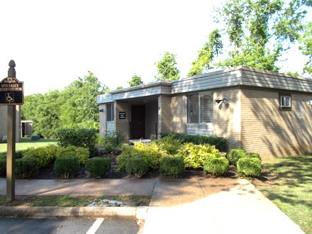 Building Photo - 1249 Hampshire Pike