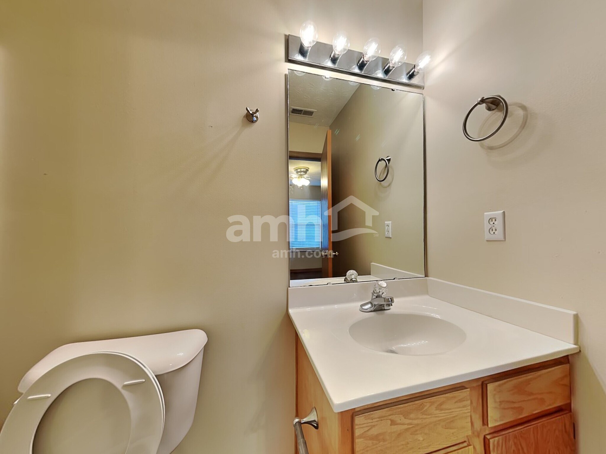 Building Photo - 12 Mynah Dr