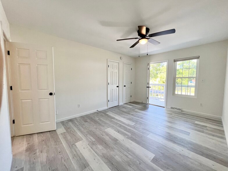 Upper-Front Bedroom - 272 Fleming Rd