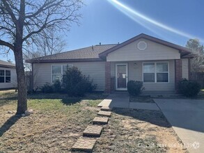 Building Photo - 3 Bedroom, 1.5 Bath Home in North Lubbock