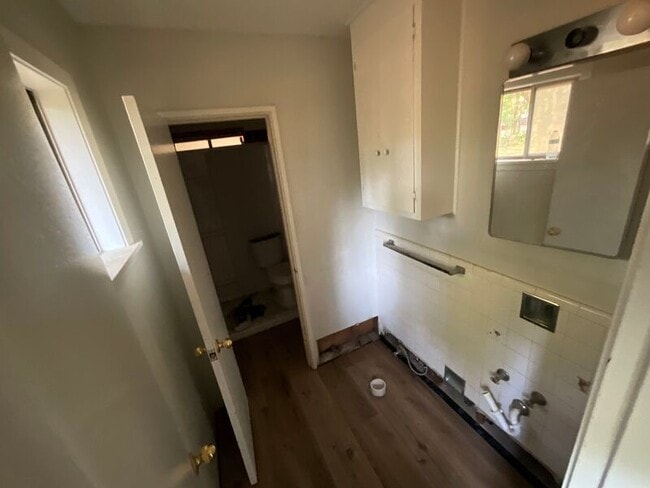 Building Photo - 131 Estates Ct