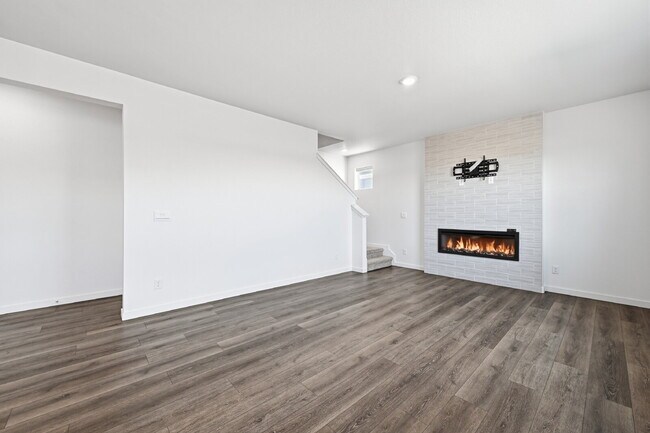 Building Photo - $2,695.95- 3 bed, 2.5 bath Home in Monument with Central AC and 2 Car Garage!