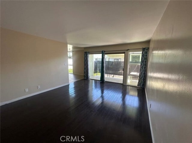 Building Photo - 9070 Huntington Dr