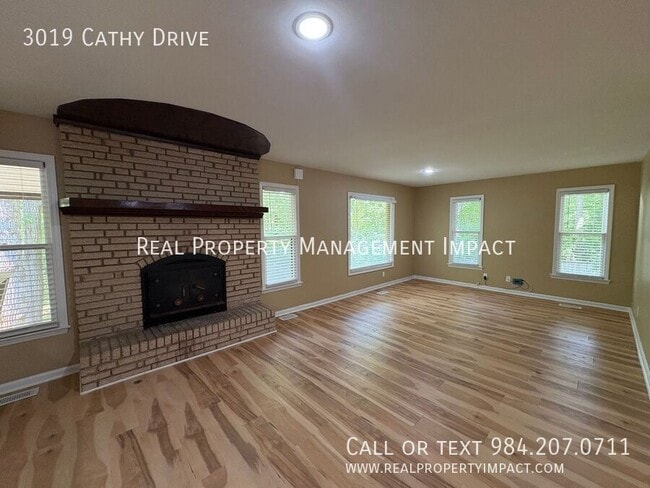 Building Photo - 3019 Cathy Dr