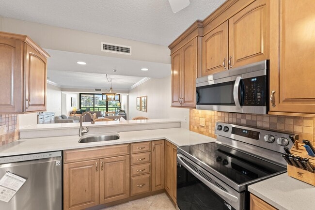 Building Photo - 601 S Seas Dr