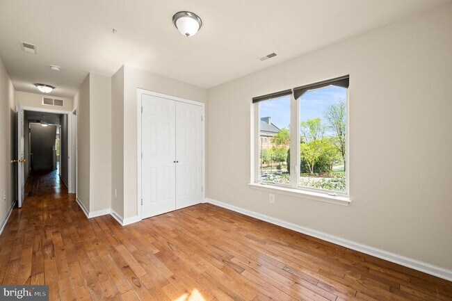 Building Photo - 1216 S 45th St