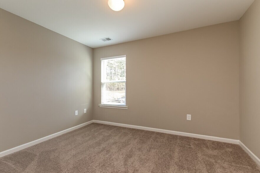Building Photo - 93 Moss Way