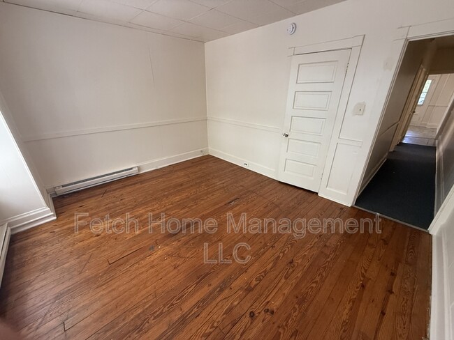 Building Photo - 2532 Derry St