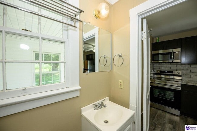 Building Photo - 189 Bob Wade Rd