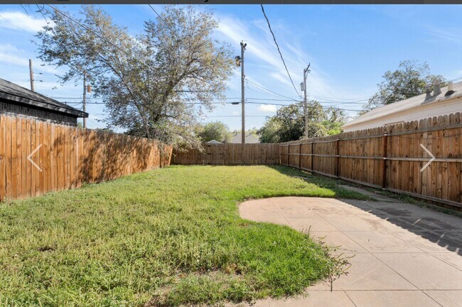 Building Photo - Great rental near Texas Tech University an...