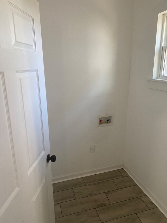 Building Photo - 1107 Buchanan St