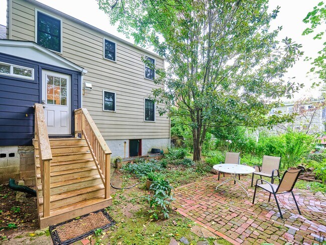 Building Photo - 119 Washington Grove Ln