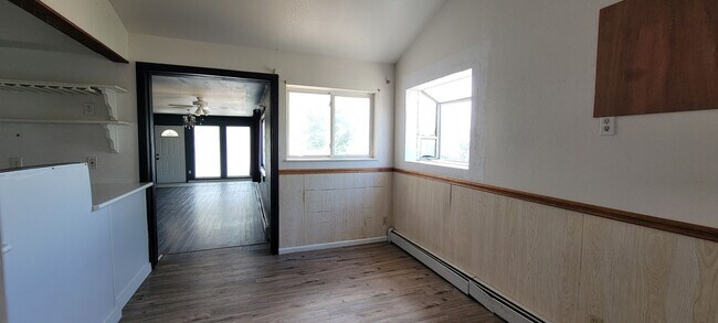 Building Photo - 655 3rd St