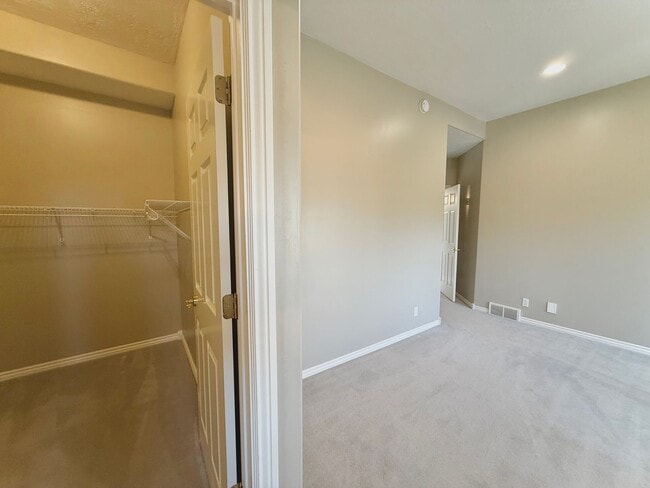 Building Photo - Garden Level in Luxury Home Available Now