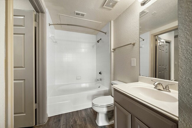 Building Photo - Move-In Specials You’ll Love!