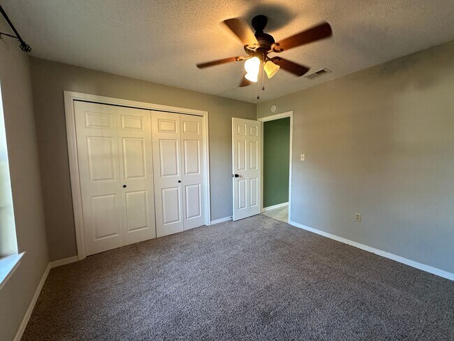 Building Photo - 1500 Kruse Dr