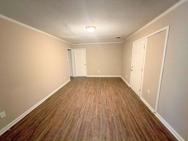 Building Photo - 4066 Berrywood Ave