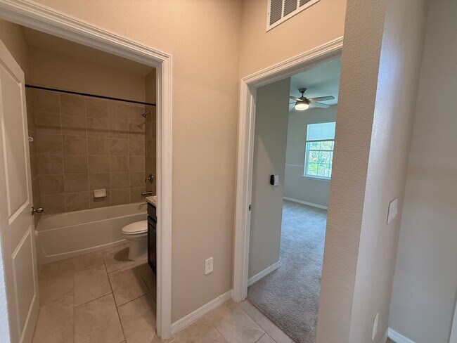 Building Photo - 3 Bedroom 2.5 Bath Single Family Home Prom...