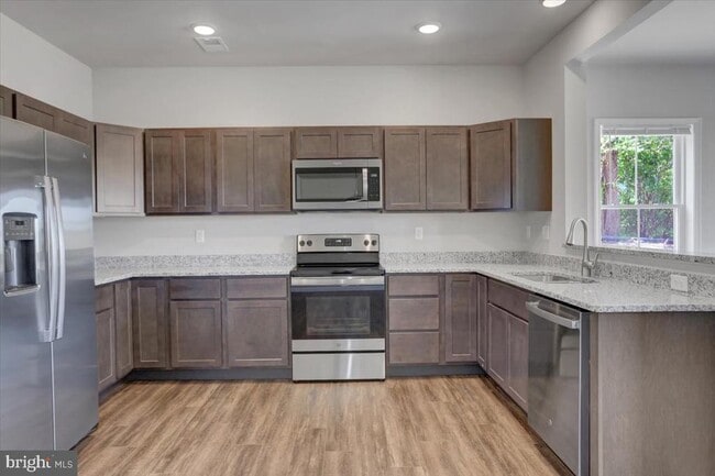 Building Photo - 1817 Holly Ln