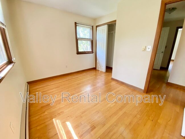 Building Photo - 73 Rocky Hill Rd