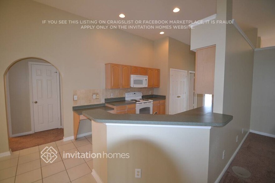 Building Photo - 2732 Heron's Landing Dr