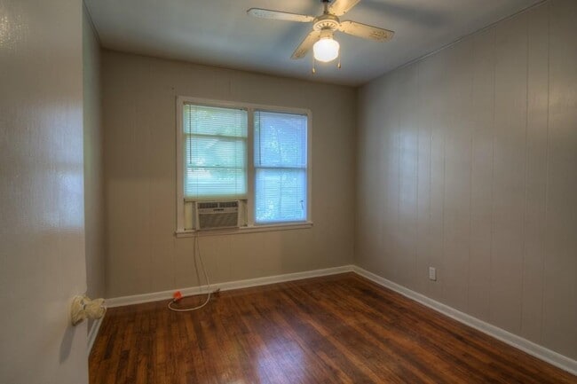 Building Photo - 4614 Bennett Ave
