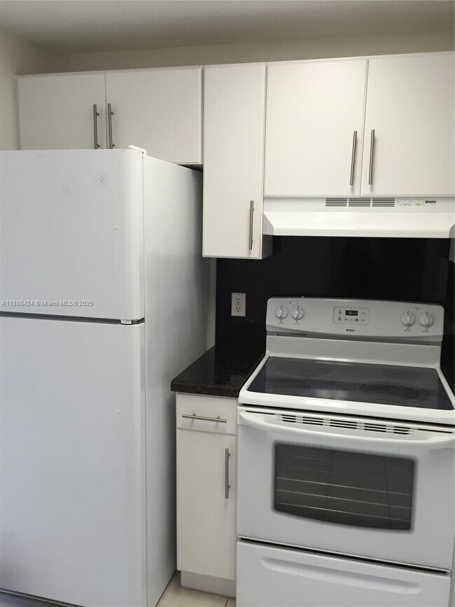 Building Photo - 3410 Coral Wy