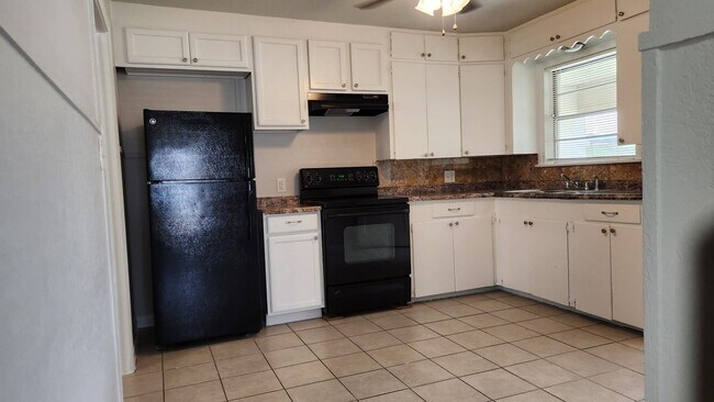 Building Photo - 5611 George Bush Dr