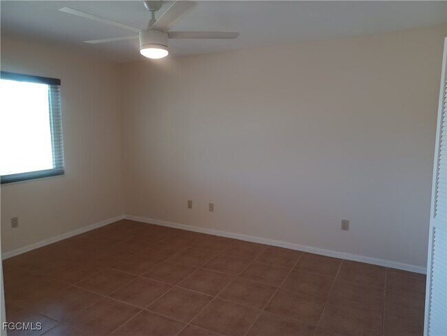 Building Photo - 5515 SW 12th Ave