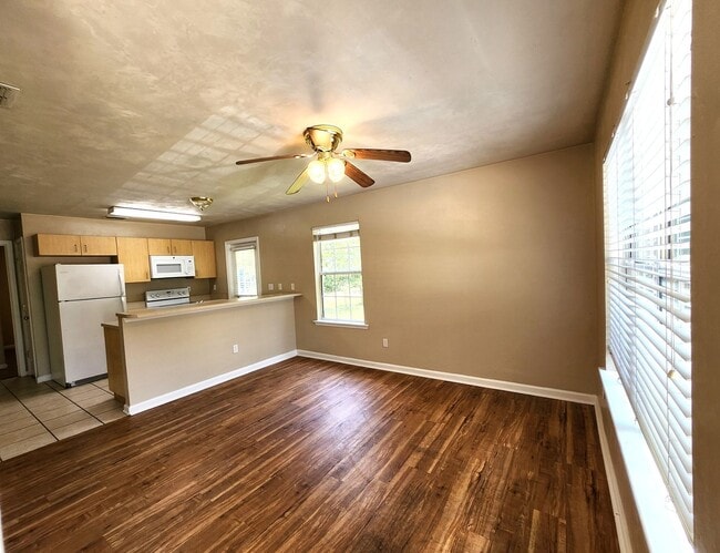 Building Photo - 3 bedroom for rent August 7, 2026 for $1695 per month, walking distance to FSU