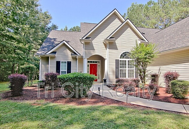 Building Photo - 69 Meadows Creek Ln