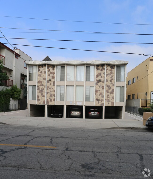 Building Photo - 943 N Louise St