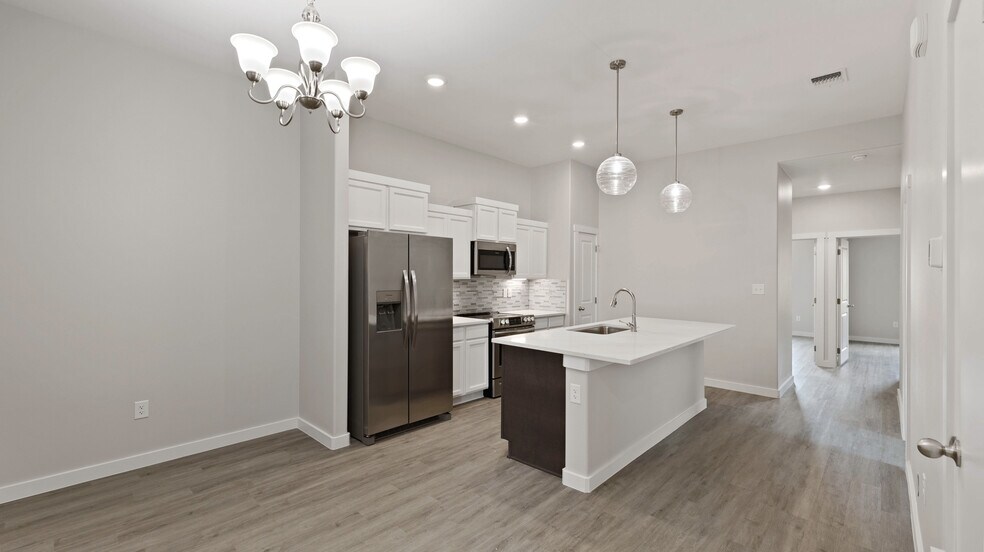 Kitchen-stainless steel appliances - 1303 Antelope Trl