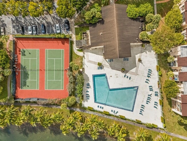 Building Photo - 14415 N Kendall Dr