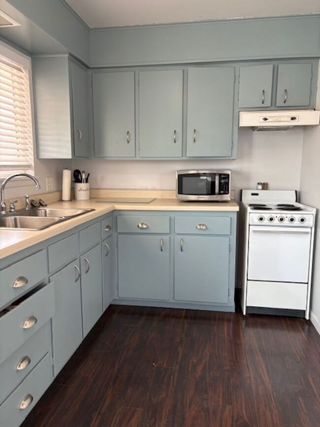 Building Photo - Humble Abode