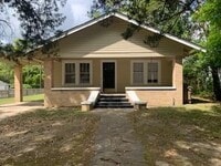 Building Photo - 4410 The Cedars Ave