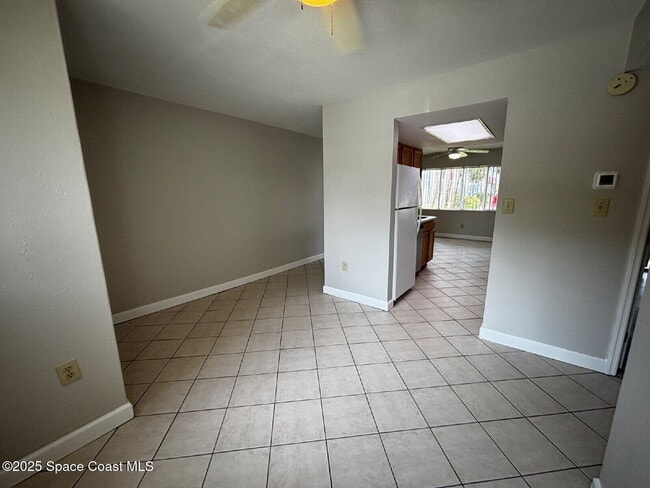 Building Photo - 120 Beach Park Ln