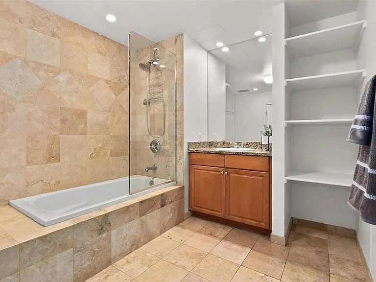 Building Photo - 975 Lincoln St