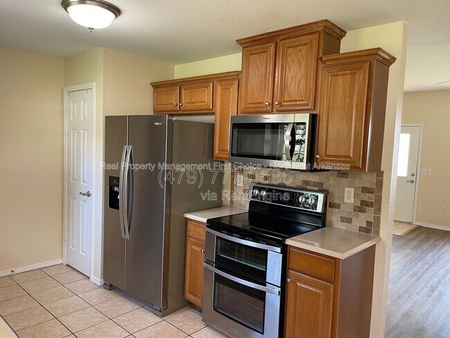 Building Photo - 511 Brookfield Dr