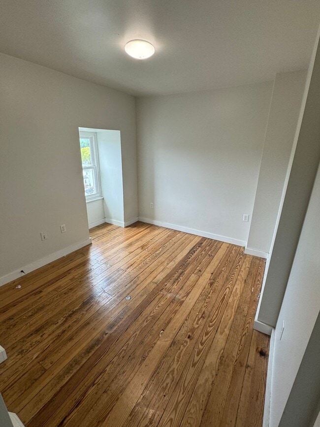 Building Photo - Lovely 5BD/2.5BA Twin in Downingtown Borough!