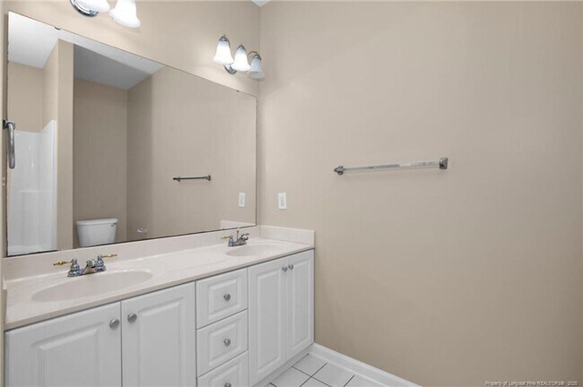 Building Photo - 3BD 2Bath Condo