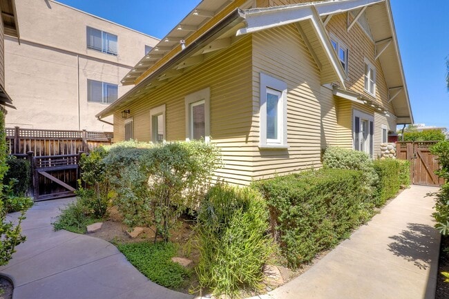 Building Photo - 4052 Albatross St